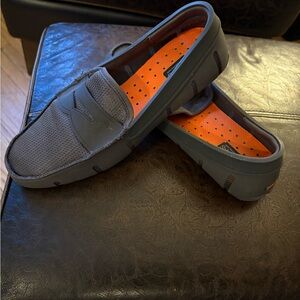 Swims Men's Gray and Orange Loafers